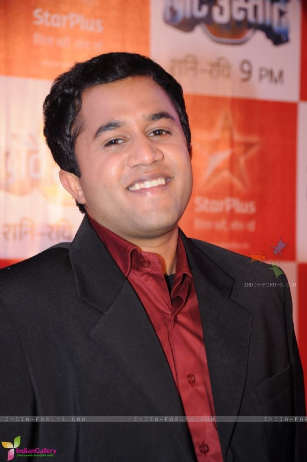 Omi Vaidya Biography - Celebrity Gallery