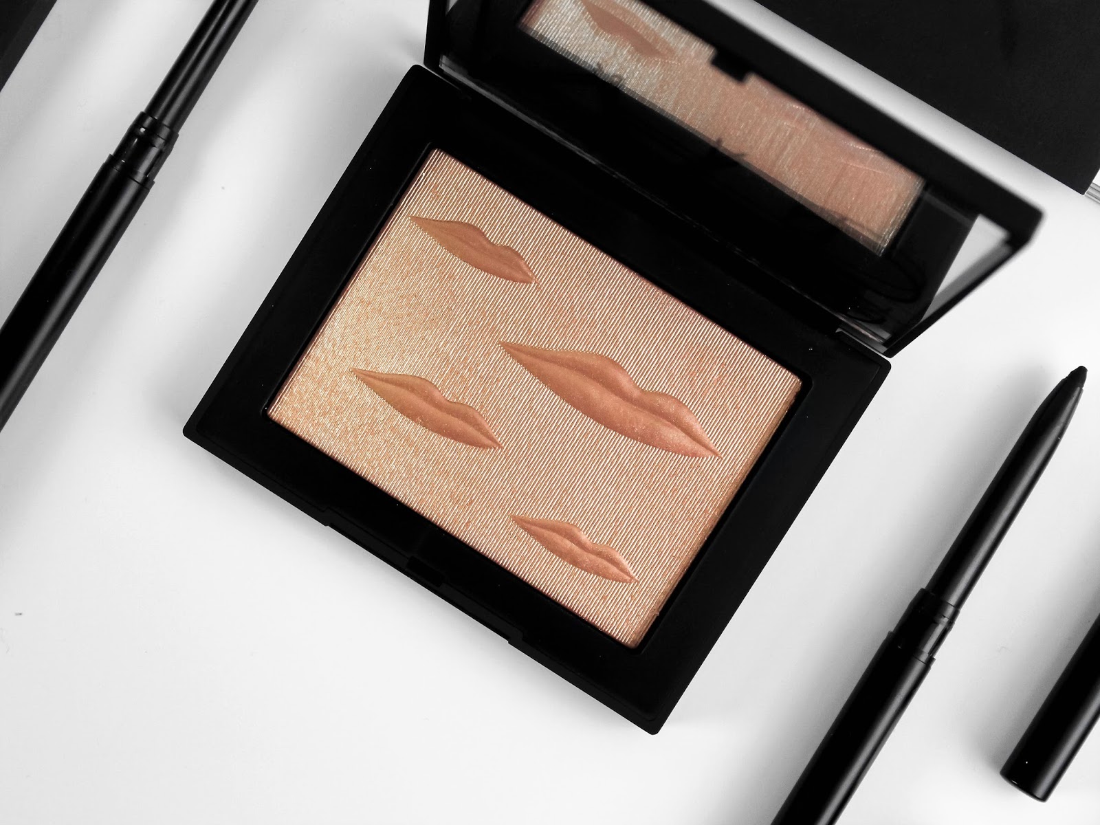 nars-man-ray-kolekce-recenze-blog nars overexposed glow rozjasňovač