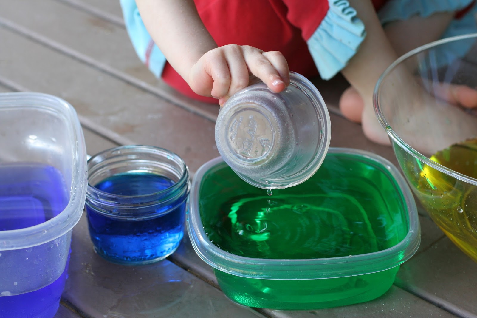 Easy Color Mixing with Fizzy Tablets