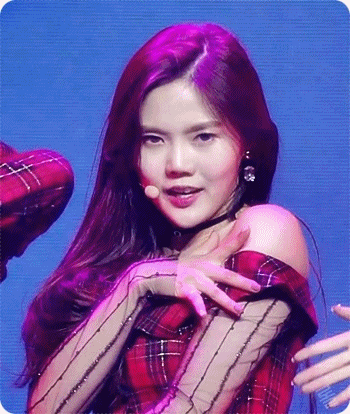 화들짝...! 오마이걸 효정....걸크러쉬 이미지로 탈바꿈 완료....gif | 인스티즈