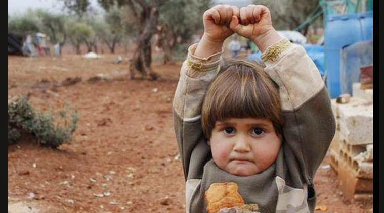 Menina síria rende-se perante câmera
