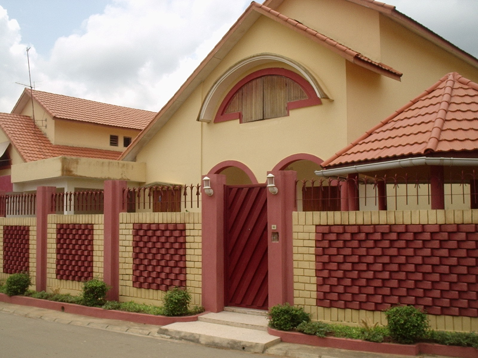 L'IMMOBILIER EN CÔTE D'IVOIRE L'avenir se construit, aujoud'hui avec