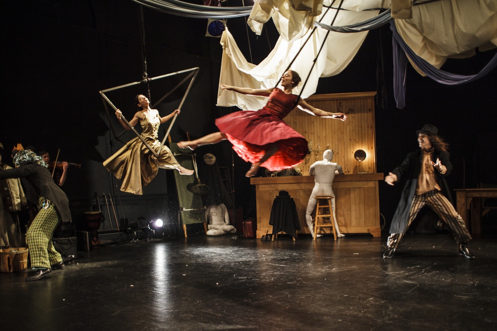 театральное представление. театр звука efir. театральные звуки. место звукорежиссера в зале. театральные звуки.