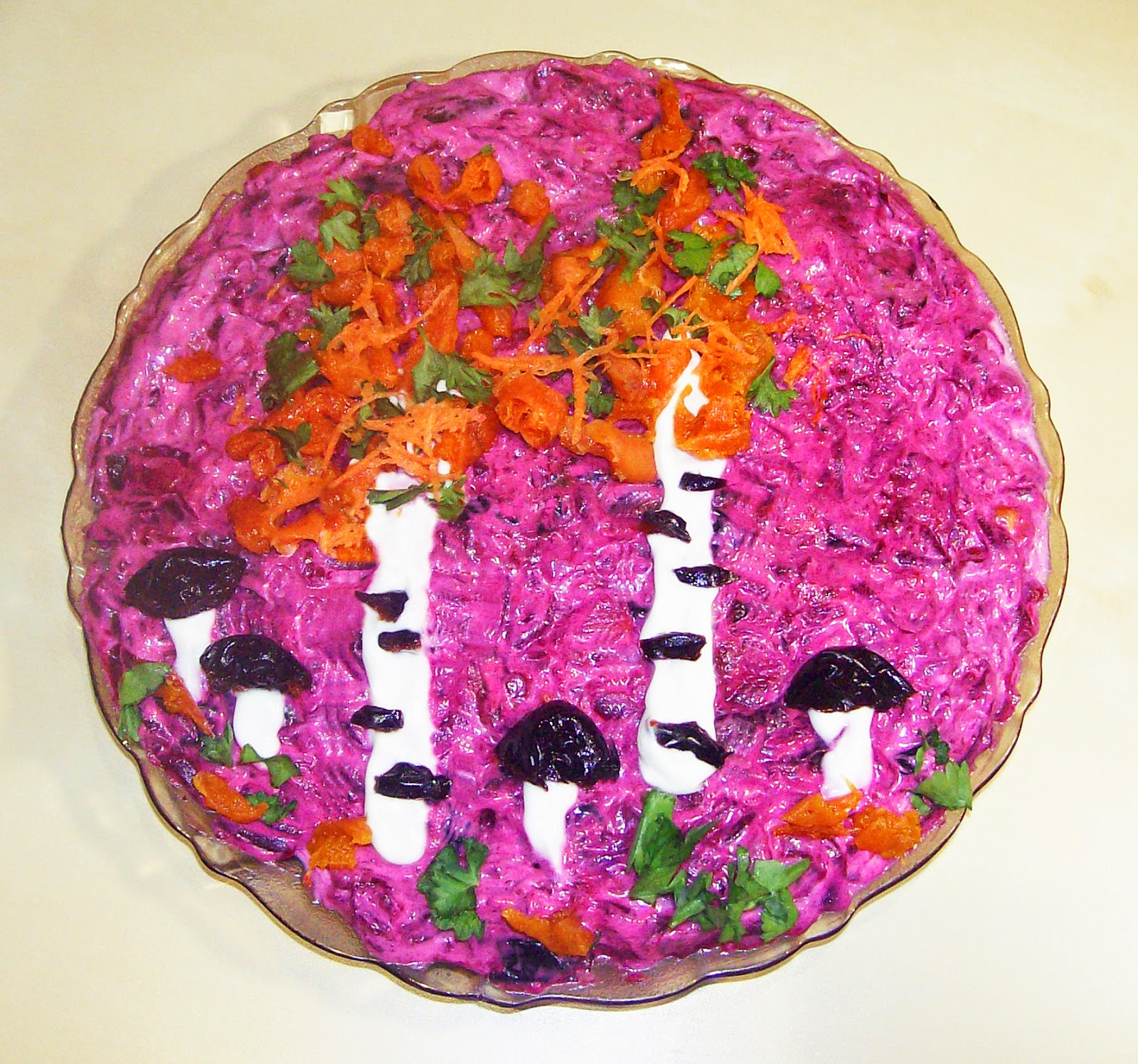 сладкий десертный салат "осень" со свёклой, орехами, черносливом на детский праздник 