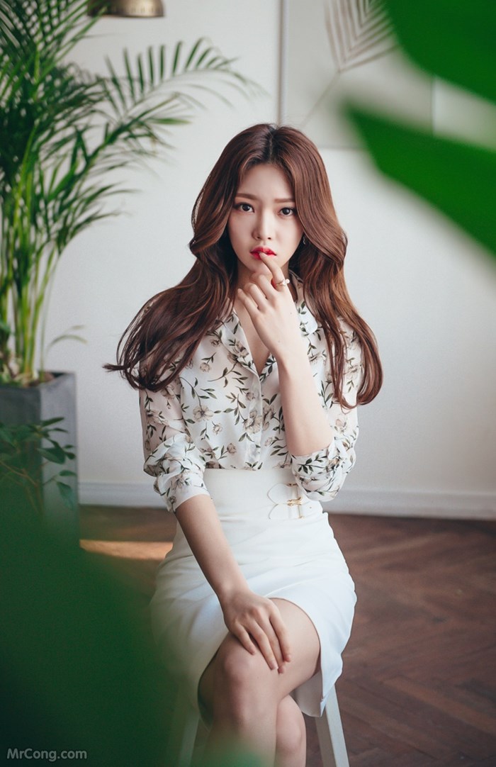 Beautiful Park Jung Yoon in the April 2017 fashion photo album (629 photos) photo 1-2