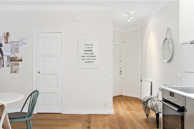 Combinar marrón con turquesa y mostaza