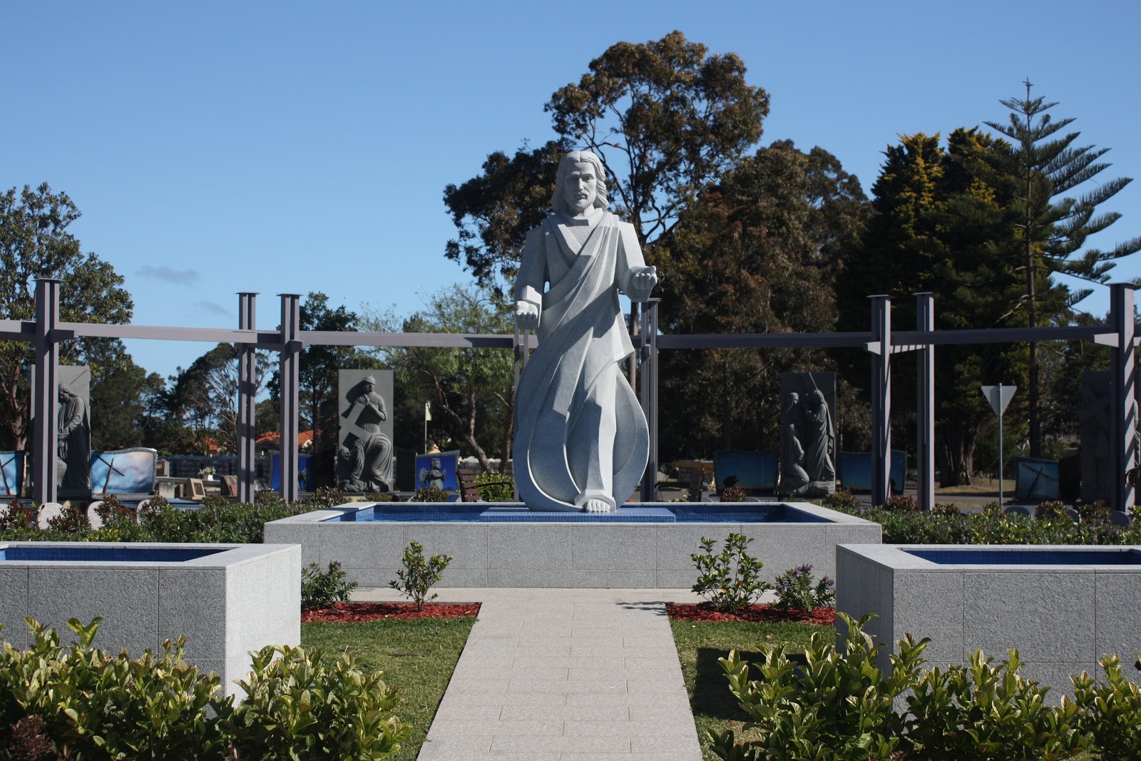 Sydney City and Suburbs Sutherland, Woronora Cemetery, statue