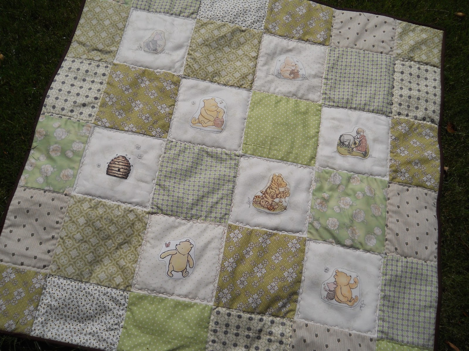 Polka Dot Quilter Classic Winnie the Pooh Baby Quilt