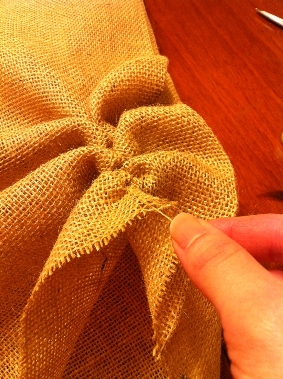 Spicy Pinecone Embellished Burlap Table Runner Howto