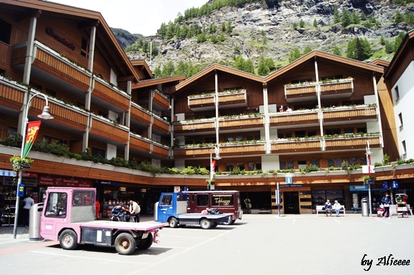 gara-Zermatt-Elvetia