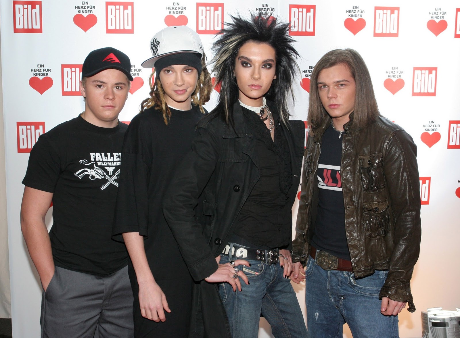 Немецкая группа парень. Немецкая Молодежная группа Токио хотел. Группа Tokio Hotel 2007. Tokio Hotel 2006. Группа Tokio Hotel участники.