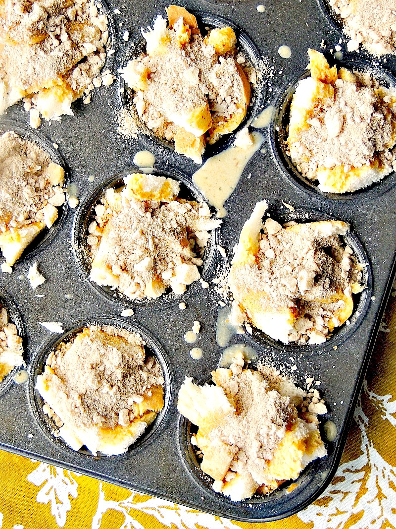 Pumpkin French Toast Cups with a cinnamon streusel topping from www.bobbiskozykitchen.com