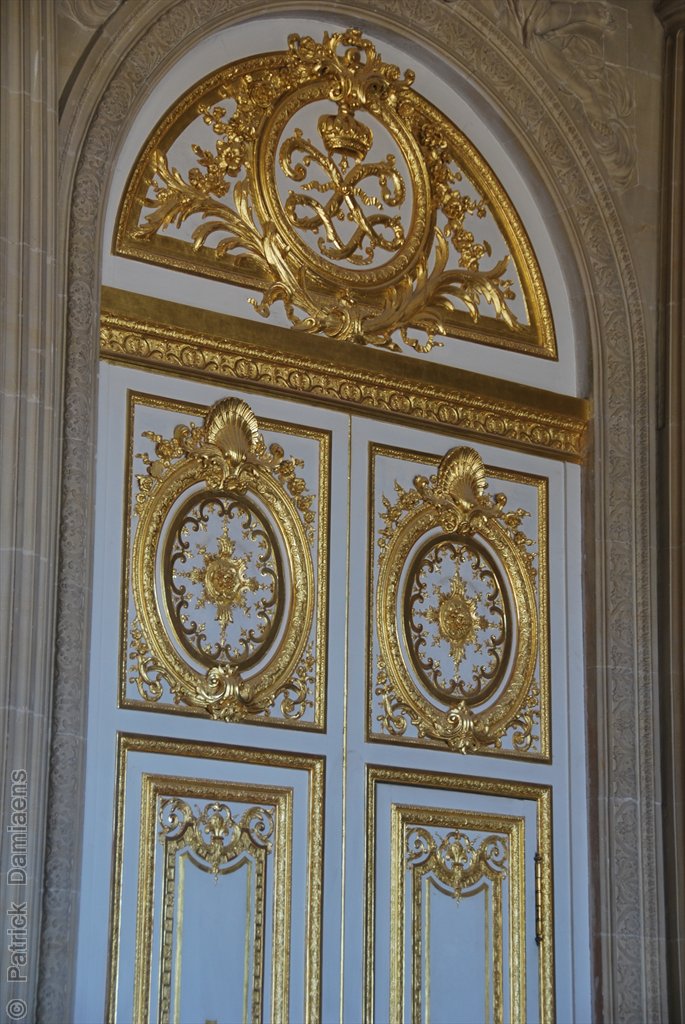 ORNAMENTAL WOODCARVER Patrick Damiaens Carved Supraporte (overdoor