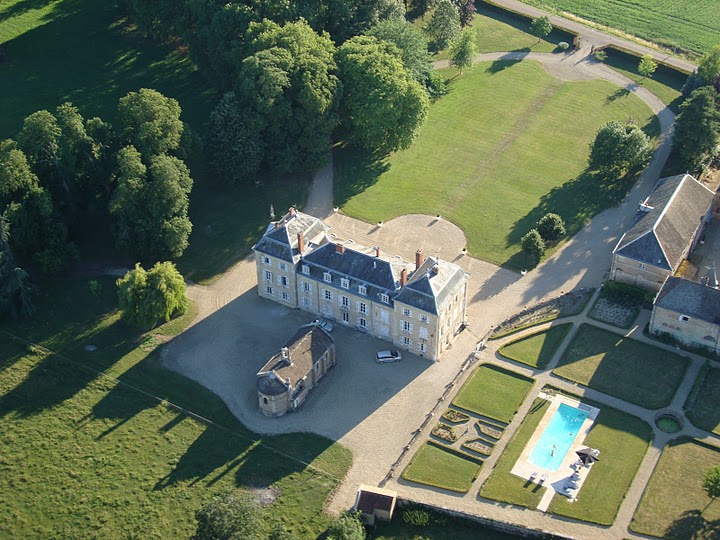 Travel Guides - World Travel Guide: Chateau De Varennes