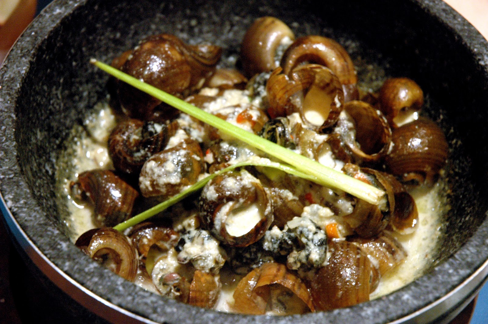 DUDE FOR FOOD: Food News: Smokin' Hot Pinoy Cuisine at Smokin' Hot BarBQ