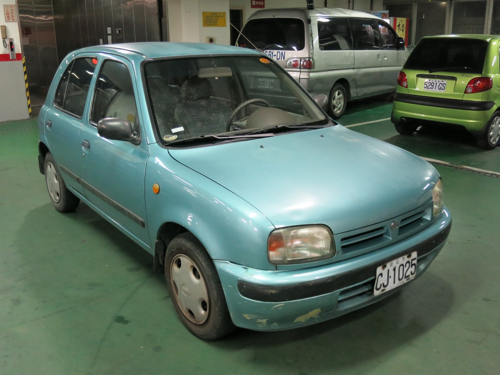 Nissan march 1996