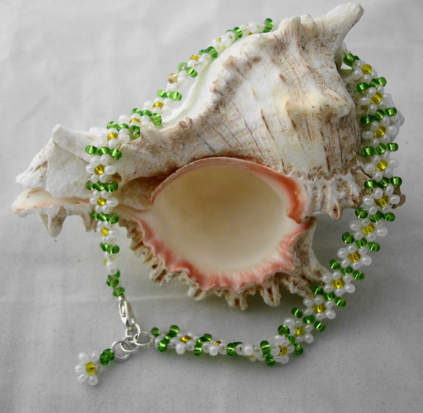 From Beads to Buttons Daisy Chain anklet