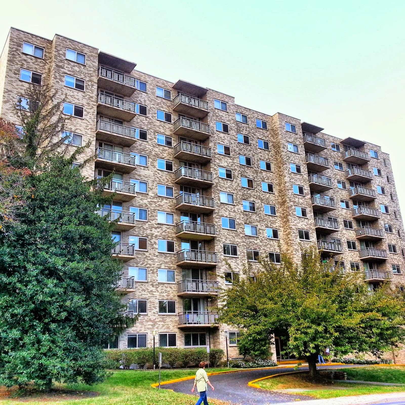 Robert Dyer Bethesda Row Fire at Middlebrooke Apartments on Battery