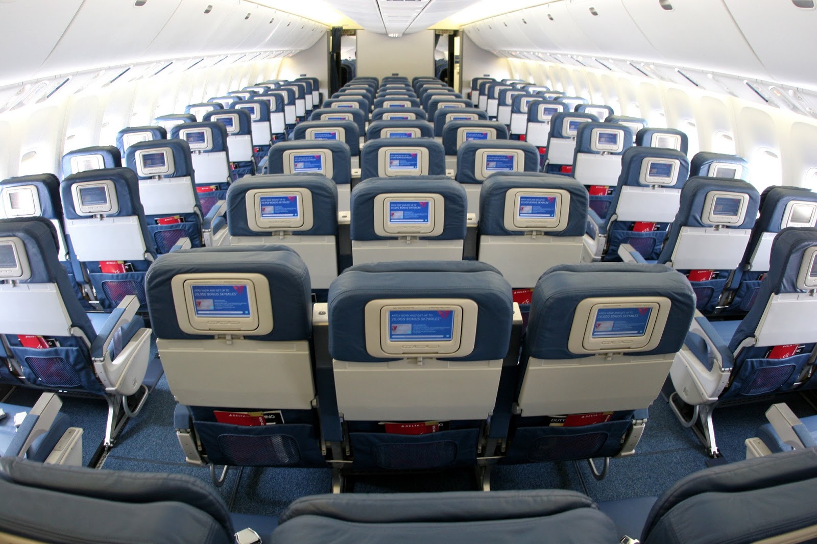 Economy Class of Boeing 767400ER of Delta Airlines Aircraft Wallpaper