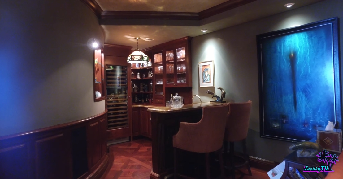 34 Photos vs. 6051 N Ocean Dr PH 5, Hollywood, FL Interior Design Luxury Penthouse Tour