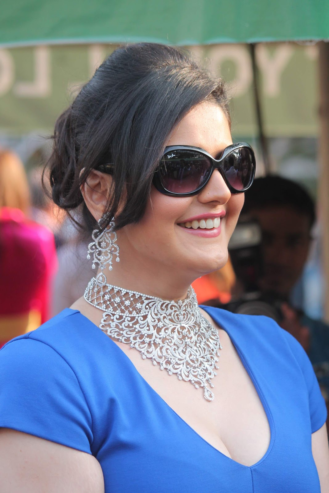 High Quality Bollywood Celebrity Pictures Zarine Khan Sexy In Blue Skirt At The Gitanjali Race