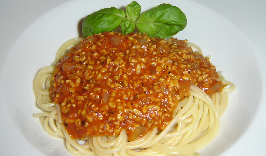 vegetarische Spaghetti Bolognese mit Sojagranulat | Essen und Trinken
