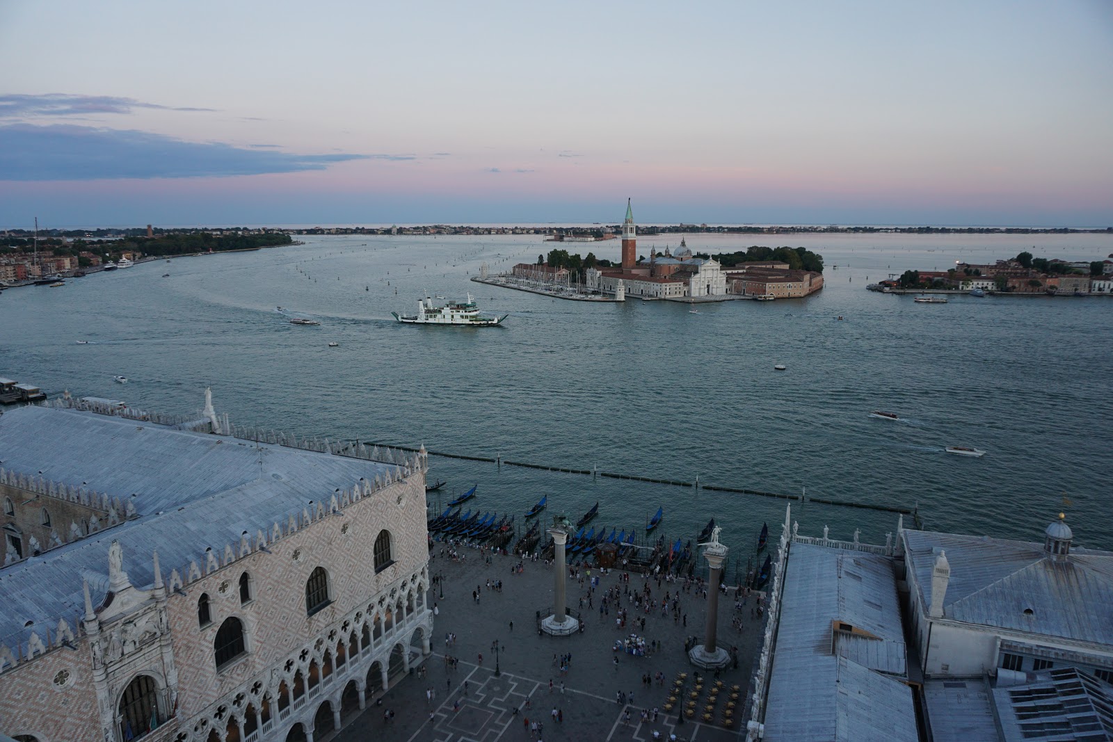 Aziz Mark'ın Çan Kulesi