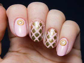 Pink and gold Rococo nails by @chalkboardnails