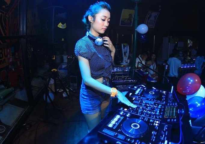 Daftar Dj Wanita Indonesia Paling Hot Dan Seksi Serta Foto Buat Kagum Netizen Melihat Live Mereka Daftar Dj Wanita Indonesia Paling Hot Dan Seksi Serta Foto Buat Kagum Netizen Melihat Live Mereka