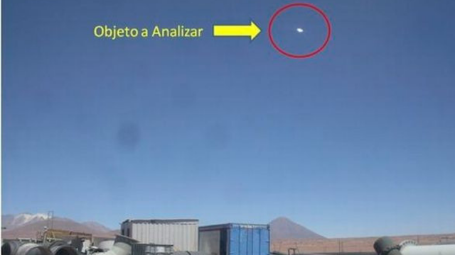Really good footage of a real UFO over a Chilean mine.