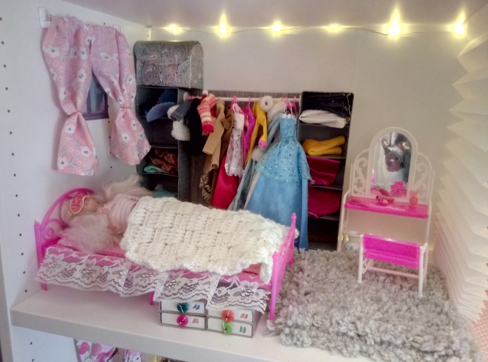 barbie poupeé en francais maison