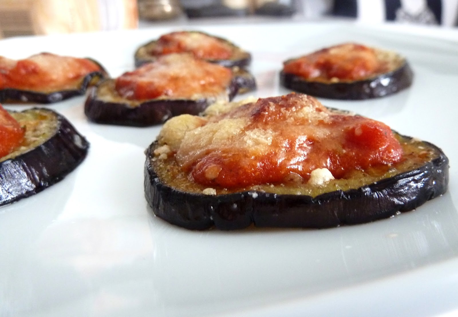 Penne im Topf: Überbackene Aubergine mit Tomatensugo und Parmesan
