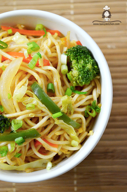 Laavy's Kitchen A food blog by Laavy Veg Hakka Noodles / Chow mein