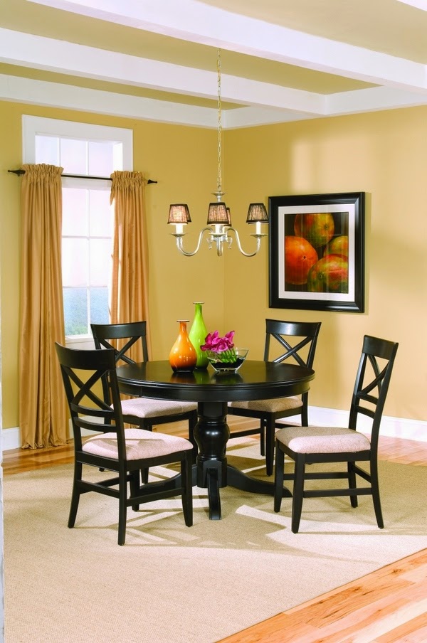 Dining room in black and yellow