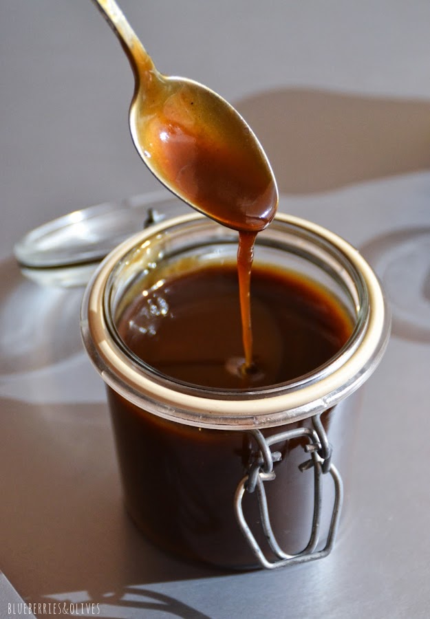 TARRO DE CARAMELO TOFFEE SALADO CAYENDO DE CUCHARA