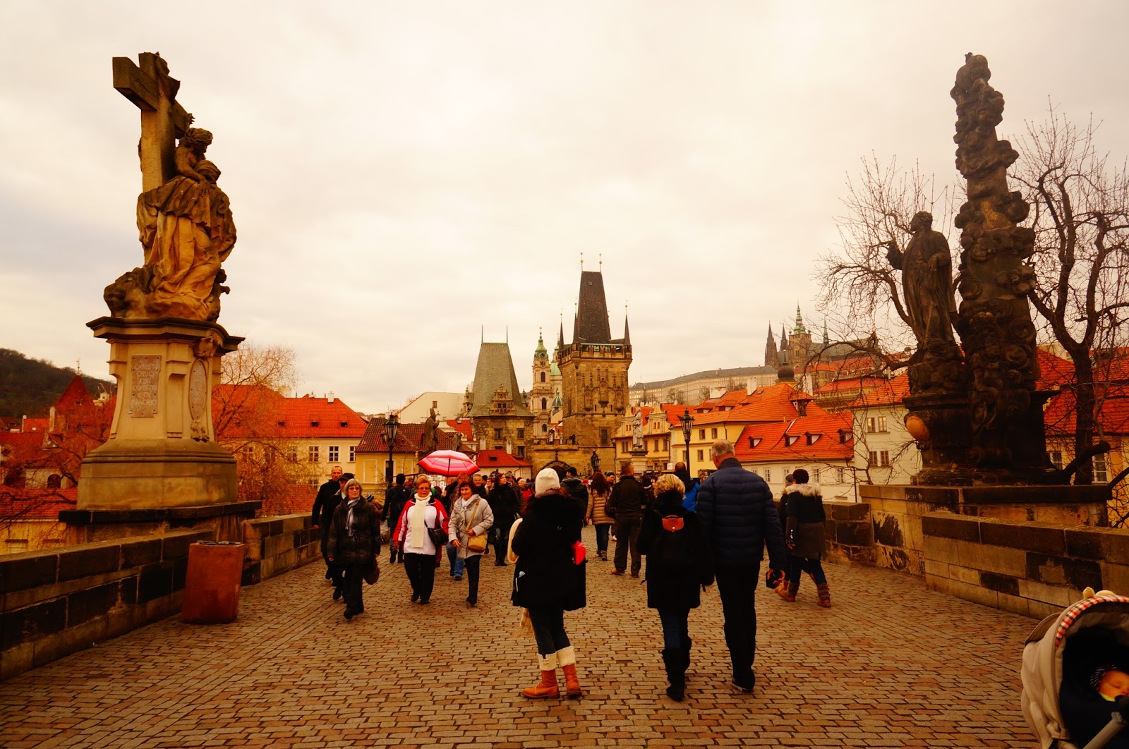 прага карлов мост статуи