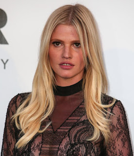 Selebrity -Uncensored - Lara -Stone -Paparazzi -See -Through -Pics