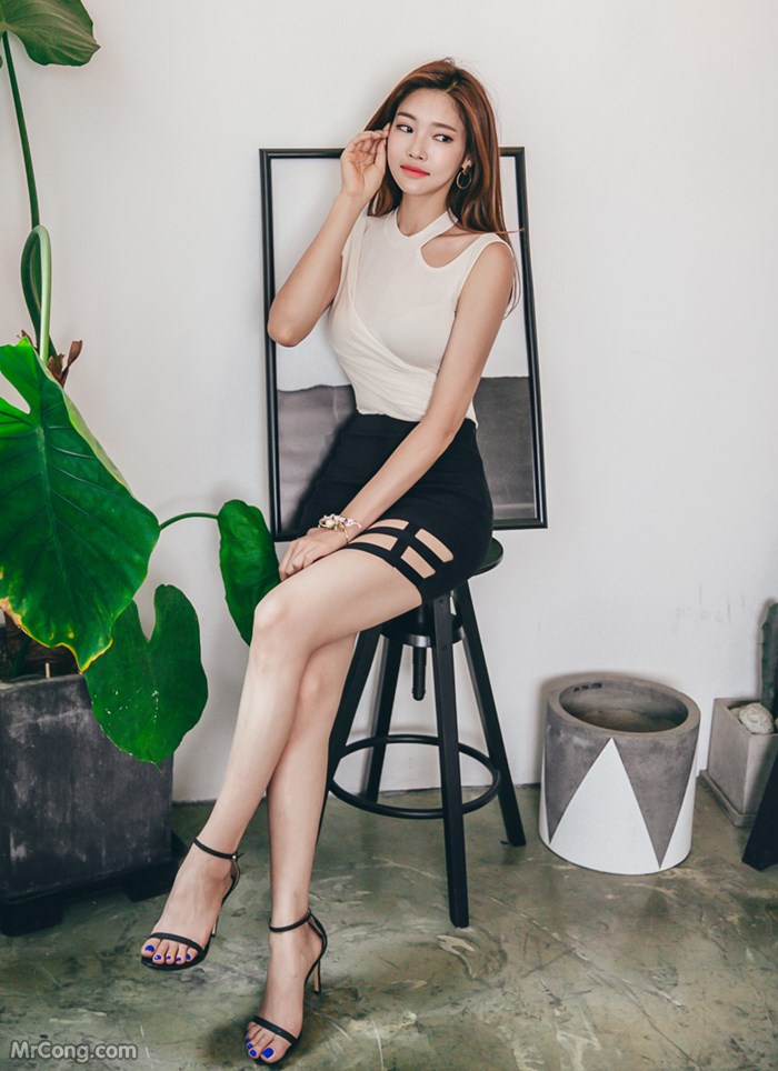 Beautiful Park Jung Yoon in fashion photoshoot in June 2017 (496 photos) photo 23-1