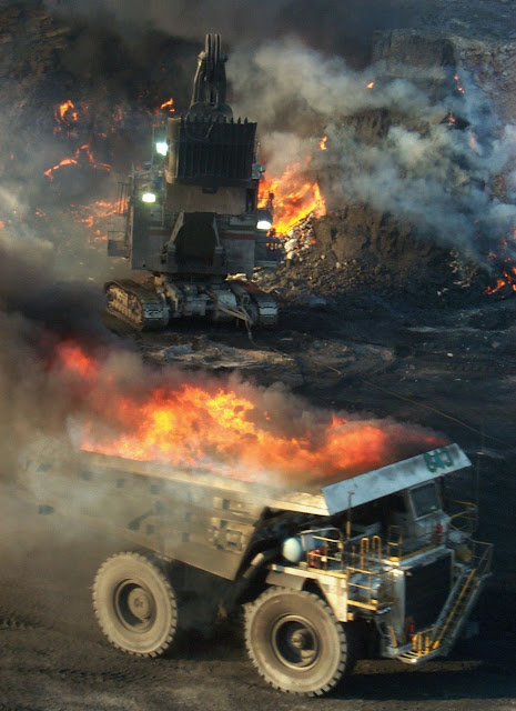 The CAT-789D Mining Truck From Hell The CAT-789D Mining Truck From Hell