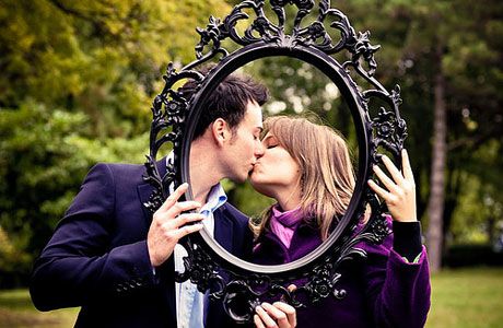 Alasan Mengapa Berciuman Bisa Bikin Happy [ www.BlogApaAja.com ]