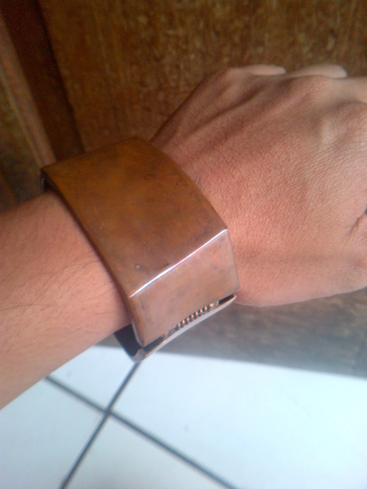 Gelang Antik Unik Bahan Tembaga