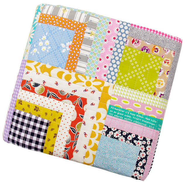 Scrappy Quarter Log Cabin Quilt | Red Pepper Quilts