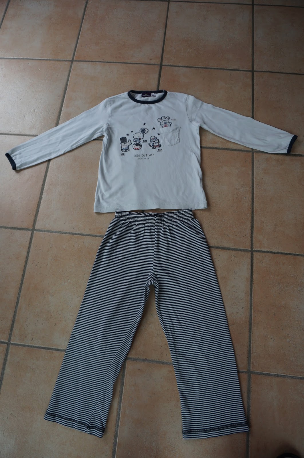 Lot De Vêtements Garçon 5 Ans - Pulls En Coton Multicolores, Occasion Très Bon état