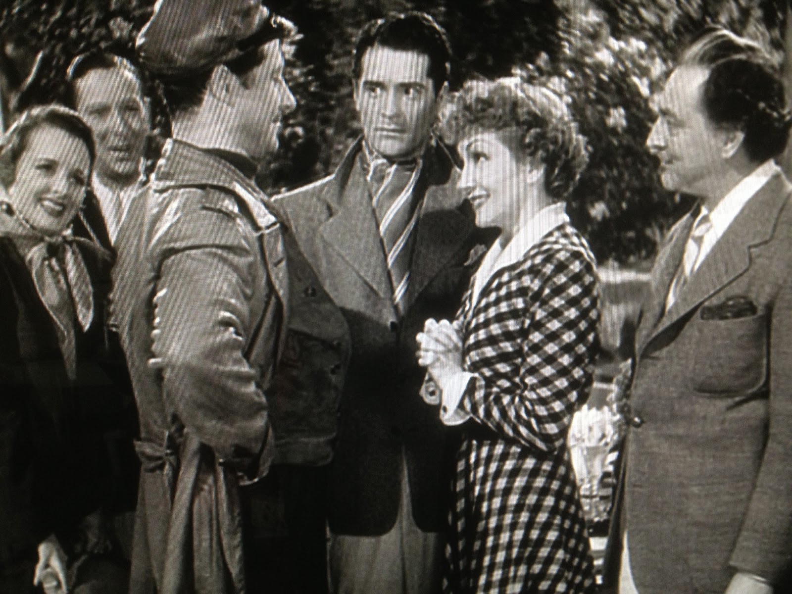 Складская полночь фильм. Полночь сердцу не прикажешь фильм 1939. Сердцу не прикажешь (1939) midnight. Полночь сердцу не прикажешь фильм 1939. Полночь фильм 1982 кадры.