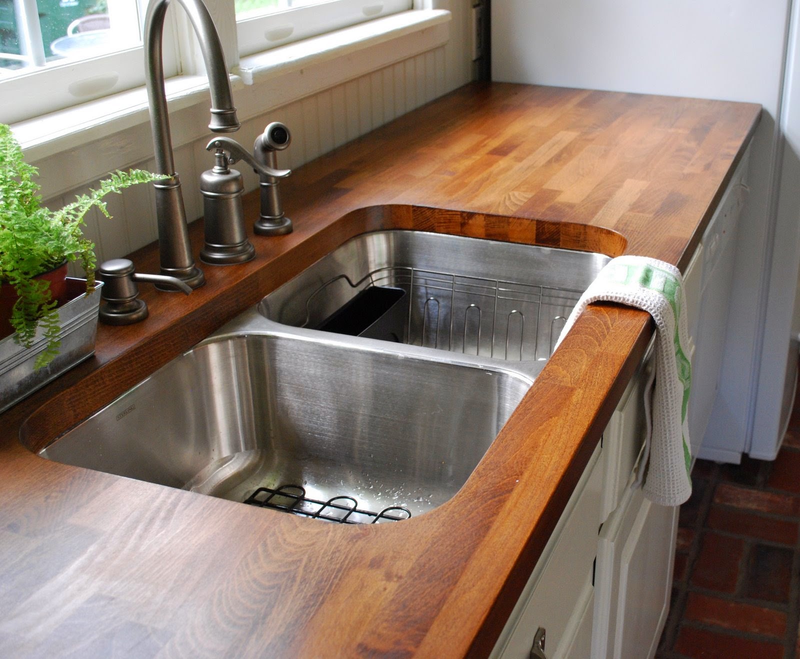 Selecting Kitchen Countertops Northwest Transformations Butcher Block Has A Clic Eal And Always Looks Warm Welcoming Many Homeowners Like S Natural Earance Variegated Wood Tones