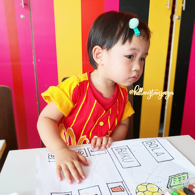 Hill belajar di McKids