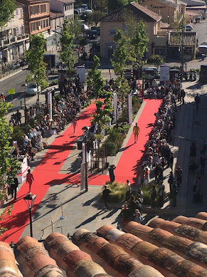 melaines-insights, www.melaines-insights.com, melainesinsights, travel, europe, france, hoteldeparis, hoteldeparissainttropez, st. tropez, saint tropez, wanderlust, travelblogger, travel luxury, photo of the fashion show cat walk from the roof top terrace at the hotel de paris saint tropez