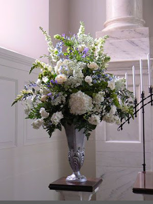 large wedding flower arrangements