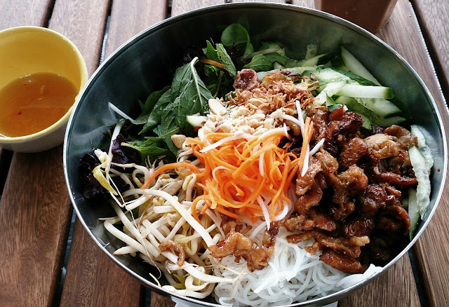 Hue Kitchen, Vietnamese, noodle salad