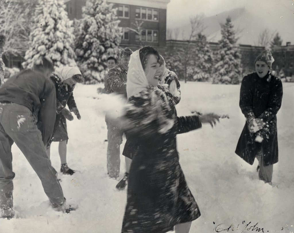 Students+having+a+snowball+fight.jpg